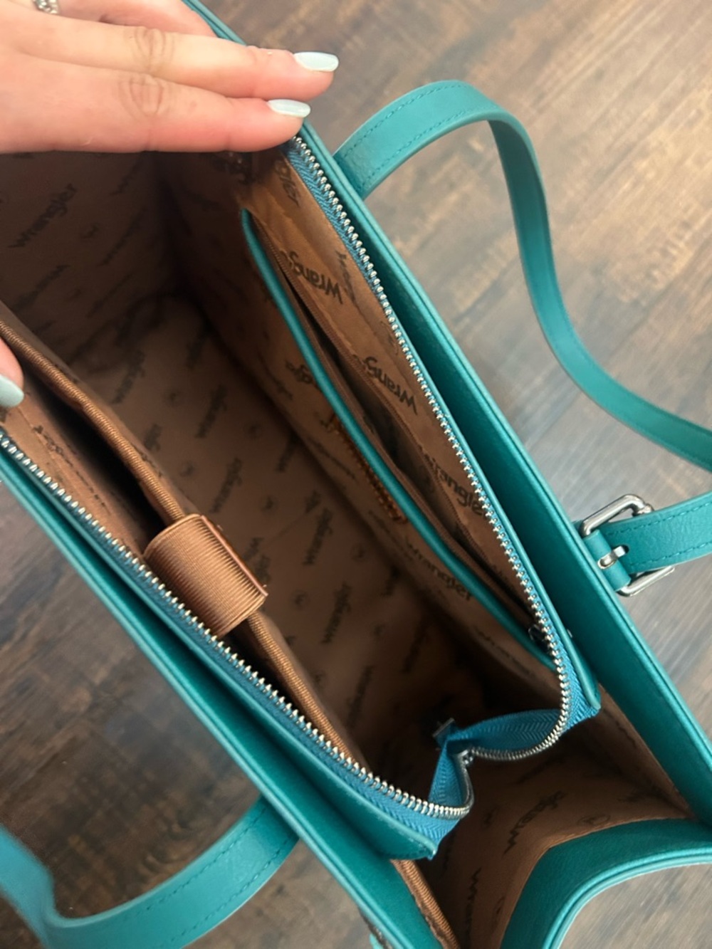 Wrangler Emerald Aztec Purse - Picture 3 of 7